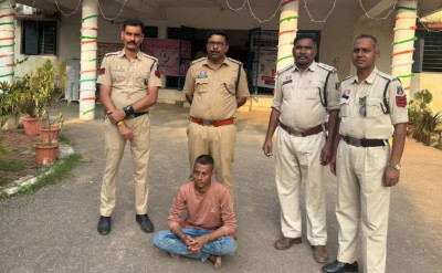 इवनिंग वॉक पर निकले प्रोफेसर का चाकू की नोक पर अपहरण, महिला के खाते में ट्रांसफर कराए 1 लाख