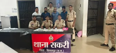 CG Crime News: मां के घर को ही बनाया निशाना! निलंबित आरक्षक ने दोस्तों संग रची चोरी की साजिश, 6 लाख का माल बरामद; 3 गिरफ्तार