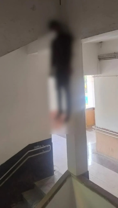 रायपुर कलेक्टोरेट में चौकीदार ने लगाई फांसी, परिसर में मचा हड़कंप; 20 लाख से अधिक कर्ज की बात आई सामने