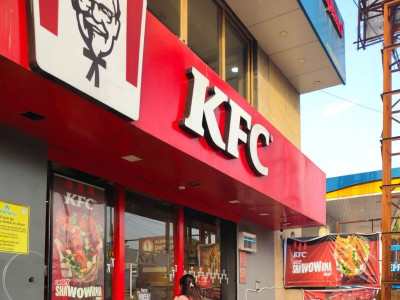 रायपुर में खाद्य विभाग की बड़ी कार्रवाई: मैग्नेटो मॉल के KFC से लिया राइस बॉल का सैंपल, मिलावटखोरों पर विभाग की नजर