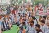 चैतन्य बघेल की गिरफ्तारी पर कांग्रेस का प्रदेशव्यापी प्रदर्शन: 33 जिलों में चक्काजाम, भूपेश बघेल VIP रोड पर बैठे, कई जगह बसों के आगे लेटे कार्यकर्ता