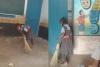 CG News: सरकारी स्कूल में स्वीपर गायब, मासूम बच्चों से लगवाई जा रही झाड़ू; वीडियो वायरल होने से मचा हड़कंप
