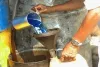 रसोई गैस की किल्लत ने बदला दौर: अब राशन दुकानों से मिलेगा केरोसिन, हर कार्डधारी को 2 लीटर देने का प्लान