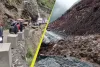 जम्मू-कश्मीर में मौसम का कहर: NH-44 पर भूस्खलन से हाईवे बंद, चट्टानें गिरने से सैकड़ों वाहन फंसे