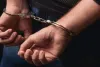 असम में भ्रष्टाचार पर बड़ा प्रहार: रिश्वत लेते रंगे हाथ पकड़ा गया ACS अधिकारी, छापों में मिला करोड़ों का कैश और निवेश का जाल