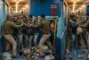 भागलपुर एक्सप्रेस में हाईवोल्टेज ड्रामा: शराब तस्करों ने चेन पुलिंग कर रोकी ट्रेन, फायरिंग से दहशत