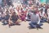 Ambikapur Protest: अस्पताल में जनरेटर में फंसी चुन्नी से महिला गार्ड की दर्दनाक मौत, मुआवजे की मांग पर परिजनों ने सड़क पर शव रखकर किया उग्र प्रदर्शन