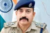 वर्दी में Reel बनाना पड़ेगा भारी! UP पुलिस का बड़ा एक्शन, हापुड़ में सोशल मीडिया स्टार पुलिसकर्मियों की तैयार हो रही लिस्ट