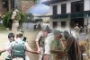 कश्मीर में आतंक के मददगारों पर शिकंजा: सोपोर में एक साथ 15 जगहों पर पुलिस रेड, भारी मात्रा में सामग्री जब्त