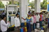 पेट्रोल-डीजल खरीदने के नियम बदले! सरकार ने तय की नई लिमिट, अब एक दिन में नहीं ले सकेंगे मनचाहा तेल 