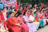सीनियर डी के खिलाफ लोको पायलटों का बढ़ा गुस्सा, घर की चौखट से निकलकर परिवार उतरा सड़क पर  
