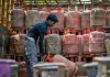 LPG संकट का असर: यूरिया उत्पादन बंद, उद्योग और होटल कारोबार प्रभावित