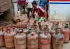 Raipur LPG Crisis: गैस सिलेंडर की डिलीवरी में देरी से बढ़ी परेशानी, बुकिंग के बाद भी कई दिनों तक इंतजार