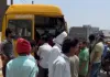 स्कूल बस पर कहर बनकर टूटा ट्रक: खरोरा में बच्चों से भरी बस को मारी टक्कर, गेट उखड़ा, ड्राइवर फरार  