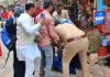 दूसरी शादी की खबर मिलते ही चौराहे पर पहुंची पहली पत्नी, पति पर बरसाए थप्पड़, पुलिस ने संभाला मोर्चा