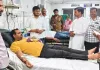 देवास में तिरंगा यात्रा के बीच मचा हड़कंप! DJ की तेज आवाज से भड़की मधुमक्खियां, खेतों में भागे लोग; कई घायल