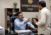 ‘बीमारी’ की छुट्टी, सिंगापुर की सैर! लौटे बाबू तो मचा बवाल, फटकार के बाद अपर कलेक्टर पर लगाया मारपीट का आरोप, गरमाया कलेक्ट्रेट