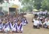 गणित शिक्षक की कमी पर भड़का छात्रों का गुस्सा, स्कूल में तालाबंदी कर सड़क पर उतरे विद्यार्थी; समाधान का इंतजार