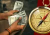 Vastu Tips for Money: पैसा आता है लेकिन टिकता नहीं? इन वास्तु मान्यताओं पर भी डालें एक नजर
