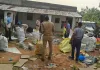 CG News: अंग्रेजी शराब में मिलावट के शक ने मचाई खलबली, किराए के मकान से 4409 खाली बोतल-पौवा, हजारों ढक्कन और स्टीकर बरामद
