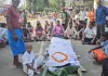 आत्महत्या मानने को तैयार नहीं परिवार! SF-6 जवान की मौत पर सड़क पर रखा शव, हत्या की आशंका से गरमाया मामला