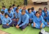 Jagdalpur News: शिक्षक और भोजन की समस्या से परेशान दिव्यांग छात्र सड़क पर उतरे, चटाई बिछाकर किया प्रदर्शन