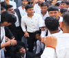 प्रदर्शन में शामिल होने से मना किया तो जूनियर छात्र की लात-घूंसों से पिटाई 