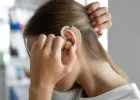 40 की उम्र के बाद ही सुनने की क्षमता हो रही कम, एम्स के डॉक्टर ने बताया कारण