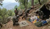 Jammu Kashmir News: राजौरी के जंगल में आतंकी ठिकाने का भंडाफोड़, IED समेत कई सामान बरामद