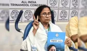 West Bengal Election 2026: ममता बनर्जी ने जारी किया TMC का घोषणापत्र, 10 प्रतिज्ञाओं के साथ चुनावी शंखनाद