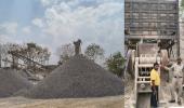 मंदिर हसौद में खनन माफियाओं पर बड़ी कार्रवाई: 2 खदानें सील, 7 हाइवा जब्त, अवैध कारोबार पर कसा शिकंजा