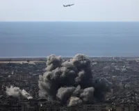 Hormuz Strait Attack: ईरान के बंदर खमीर पर अमेरिका-इजरायल का हमला, 5 की मौत, मिडिल ईस्ट में बढ़ा तनाव