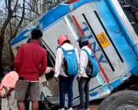 Odisha Bus Accident: तेज रफ्तार बस पलटी, 5 की मौत, 10 की हालत नाजुक, देर रात मचा हड़कंप