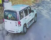 Bastar Marathon Controversy: 42KM रेस में ‘जुगाड़’ से जीत! गाड़ी में बैठकर फिनिश लाइन पहुंचीं प्रतिभागी, इनाम पर लगी रोक