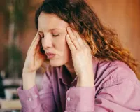 कम उम्र में बढ़ रहा है माइग्रेन, एक्सपर्ट्स ने बताए ये 2 बड़े कारण