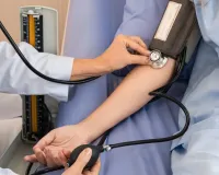 क्या हाई बीपी बिना लक्षण के भी हो सकता है? एक्सपर्ट से जानें