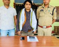 क्लीनिक बना सट्टे का अड्डा: IPL मैचों पर ऑनलाइन दांव, कवर्धा पुलिस ने दबिश देकर आरोपी को दबोचा