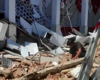 इंडोनेशिया में तेज भूकंप के बाद सुनामी अलर्ट: इमारतें क्षतिग्रस्त, एक की मौत, कई देशों में सतर्कता