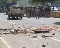 Noida Protest Day 5: सेक्टर 121 और फेज-2 में फिर भड़की हिंसा, पुलिस ने छोड़े आंसू गैस, 300 से ज्यादा गिरफ्तार, सुरक्षा चाक-चौबंद