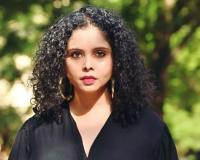 दिल्ली हाईकोर्ट सख्त: हिंदू देवी-देवताओं पर आपत्तिजनक पोस्ट मामले में पत्रकार राणा अयूब पर कार्रवाई के आदेश, केंद्र-पुलिस से जवाब तलब