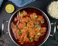 क्या ज्यादा मसालेदार खाना आंतों को खराब करता है? एक्सपर्ट्स से जानें कितना है खतरा