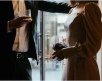 स्वीडन में हैवानियत की हद पार: पति ने पत्नी को 120 पुरुषों के साथ संबंध बनाने को किया मजबूर, पैसे के लिए चलाया घिनौना नेटवर्क