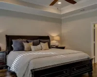 Vastu Tips For Bedroom: क्या आपका लाइफ पार्टनर के साथ बेवजह झगड़ा होता है, कहीं बेडरूम में ये समस्या तो नहीं?