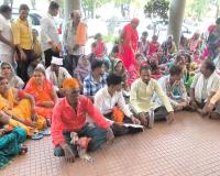 शराब के साए में बर्बाद हो रहा गांव! रिश्ते टूटे, युवाओं की शादी रुकी… अब ग्रामीणों ने प्रशासन को दी चक्काजाम की चेतावनी
