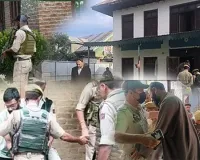 कश्मीर में आतंक के मददगारों पर शिकंजा: सोपोर में एक साथ 15 जगहों पर पुलिस रेड, भारी मात्रा में सामग्री जब्त
