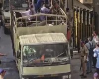 बकरीद से पहले मुंबई में हाई वोल्टेज ड्रामा! सोसाइटी में बकरियों को लेकर बढ़ा तनाव, भारी पुलिस तैनात