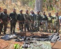 गढ़चिरौली में नक्सलियों के गुप्त हथियार अड्डे का भंडाफोड़, जमीन के नीचे छिपा था डंप, सुरक्षा बलों ने मौके पर ही किया तबाह