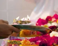 Puja Ke Niyam: खड़े होकर नहीं, इस तरीके से करें पूजा-पाठ, शास्त्रों में बताए गए हैं खास नियम