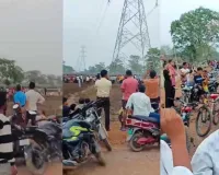 धमतरी में हाई वोल्टेज ड्रामा! हाईटेंशन टावर पर चढ़ा युवक, ढाई घंटे तक चला रेस्क्यू ऑपरेशन