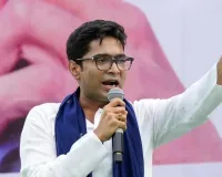 बंगाल की सियासत में फिर हलचल! शिक्षक भर्ती घोटाले की जांच के बीच ED के सामने पहुंचे अभिषेक बनर्जी